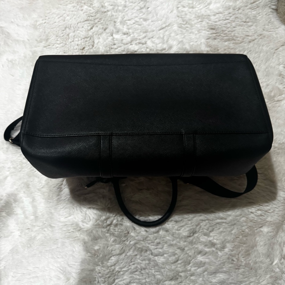 Michael Kors Duffle Bag - Picture 3 of 12